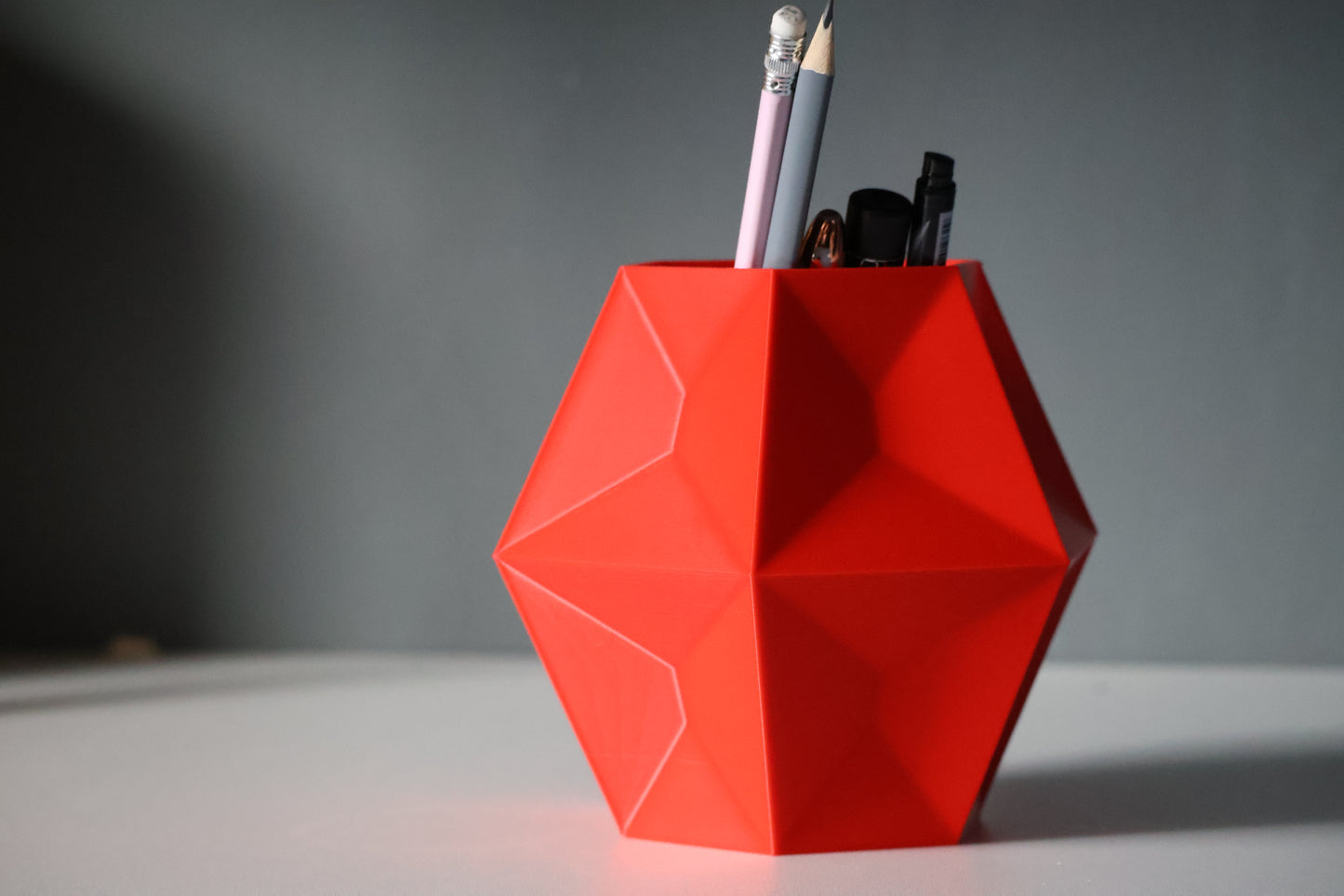 Low-Poly Holder